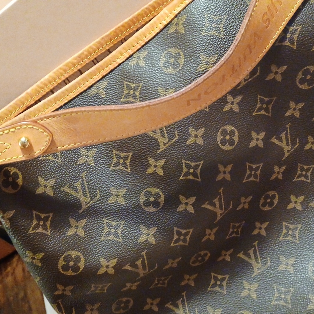 Beautiful  louis vuitton - Picture 2 of 8